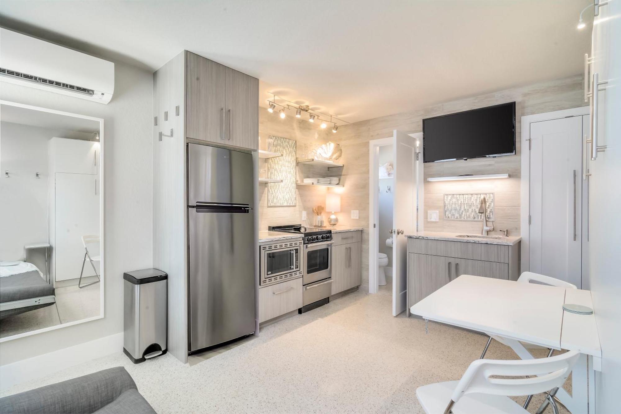 Boutique Vacation Rental Complex At Beach 코코아비치 외부 사진